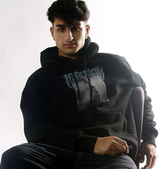 बॉलीवुड डेब्यू से पहले मिली पॉपुलैरिटी, मैगजीन कवर पर छाए स्टारकिड्स