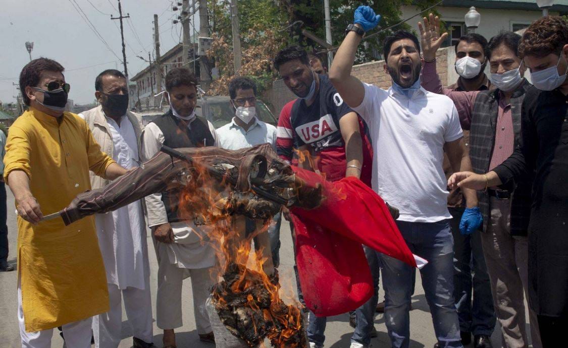 चीन के कर्ज में फंसी आधी से ज्यादा दुनिया, भारत में इतना है निवेश