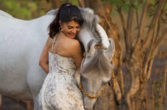 सन्डे को ऐसे एन्जॉय कर रहीं जैकलीन, शेयर की स्टनिंग फोटोज