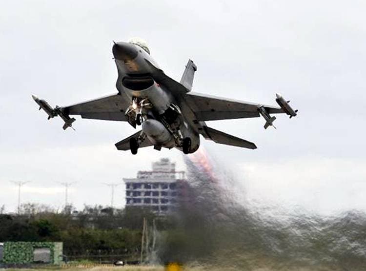 ताइवान का ड्रैगन को करारा जवाब, चीनी लड़ाकू विमानों को खदेड़ा