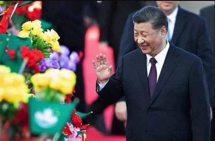 चीन के कर्ज में फंसी आधी से ज्यादा दुनिया, भारत में इतना है निवेश