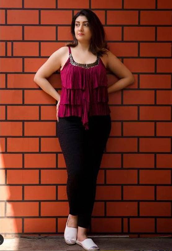 जूही परमार ने मनाई पैरेंट्स की वेड‍िंग एनिवर्सरी, बेटी संग मिलकर दिया सरप्राइज