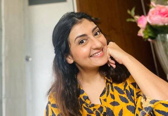 जूही परमार ने मनाई पैरेंट्स की वेड‍िंग एनिवर्सरी, बेटी संग मिलकर दिया सरप्राइज