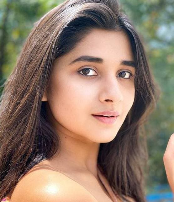 लॉकडाउन के बाद टीवी एक्ट्रेस कनिका मान ने शुरू की शूटिंग, देखें तस्वीरें