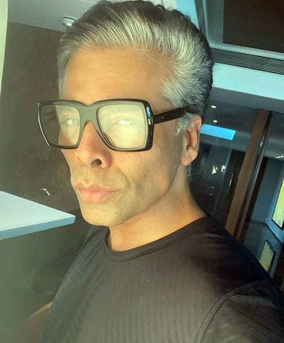 करण जौहर ने शेयर की थ्रोबैक फोटो, शाहरुख-गौरी संग आ रहे नजर