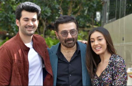 मनीषा कोईराला ही नहीं, इन स्टार्स के परिवार का भी रहा राजनीति से नाता