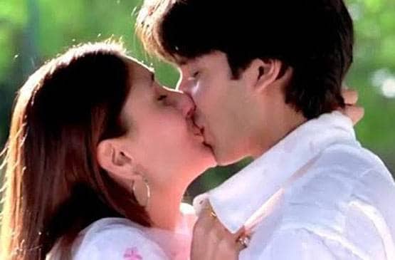 चर्चा में रहे बॉलीवुड फिल्मों के किसिंग सीन्स, कोराेना काल ने लगाया ब्रेक?