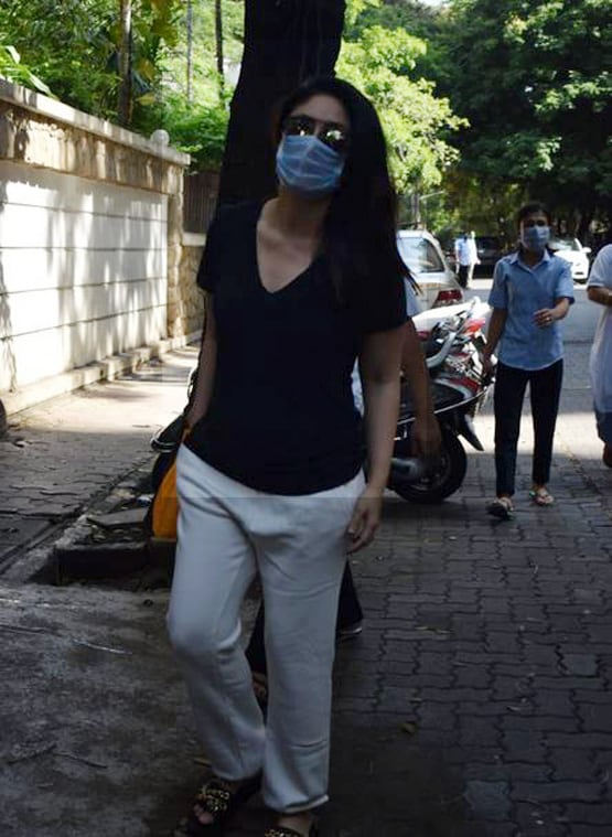 मास्क लगाकर सैफ-करीना संग घूमने निकले तैमूर, देखें तस्वीरें