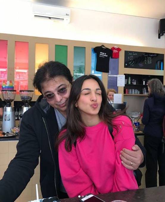 बचपन की यादों के साथ सेलेब्स ने मनाया फादर्स डे, शेयर की अनसीन तस्वीरें