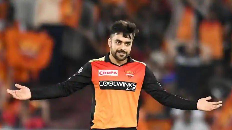 हार्दिक पंड्या ने महान खिलाड़ियों से बनाई IPL की बेस्ट Playing XI, इस भारतीय को दी कप्तानी