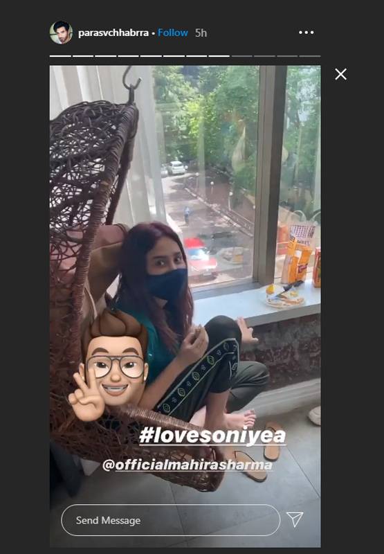 पारस ने सेलिब्रेट किया माहिरा शर्मा की मां का बर्थडे, मुंह पर लगाया केक