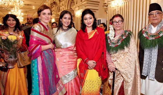 दादा नेपाल के PM- पिता मंत्री, राजनीतिक घराने से मनीषा कोइराला के ताल्लुक