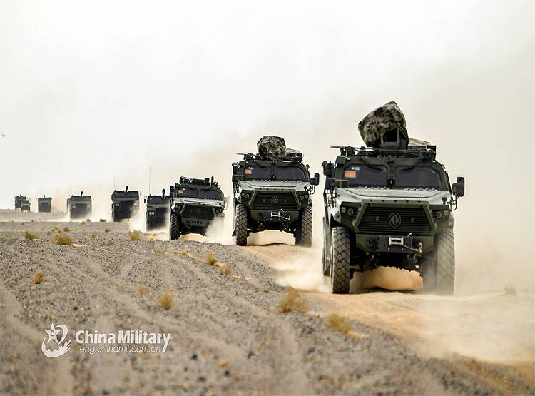 चीन ने तिब्बत में किया मिलिट्री ड्रिल, पहाड़ पर टैंक से दागे गोले