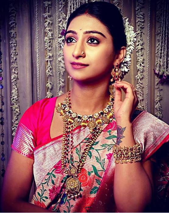 कोरोना पॉजिटिव होने की कहानी सुनाते हुए रो पड़ीं एक्ट्रेस मोहिना, वीडियो