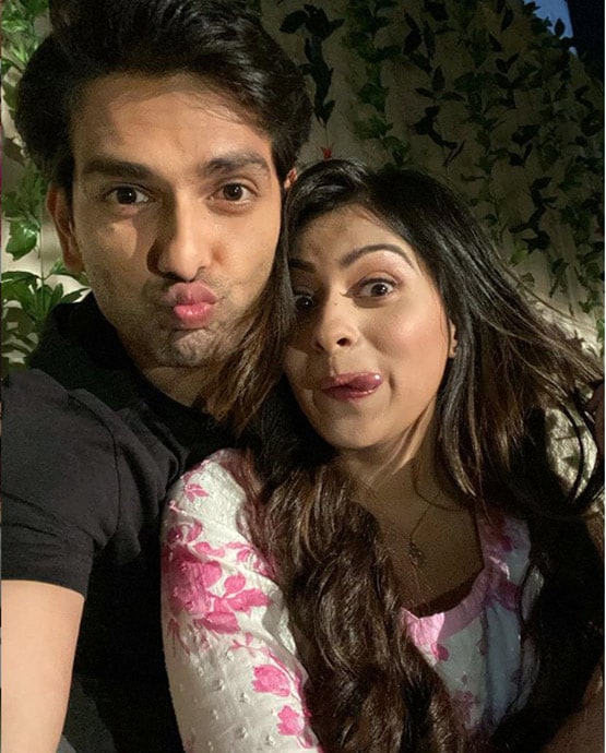 मास्क लगाकर हुआ मेकअप, ऐसे शुरू हुई शो प्यार की लुका छुपी की शूटिंग