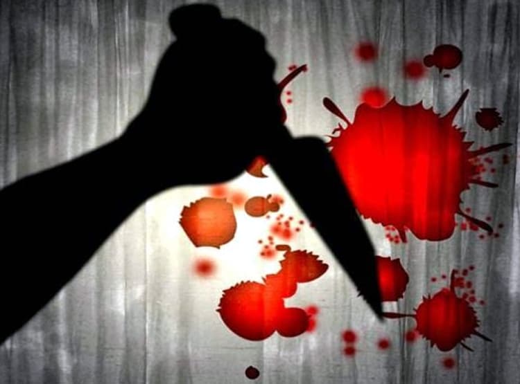 सिर में घुसे चाकू के साथ घूम रहा था शख्स, सोशल मीडिया पर वायरल