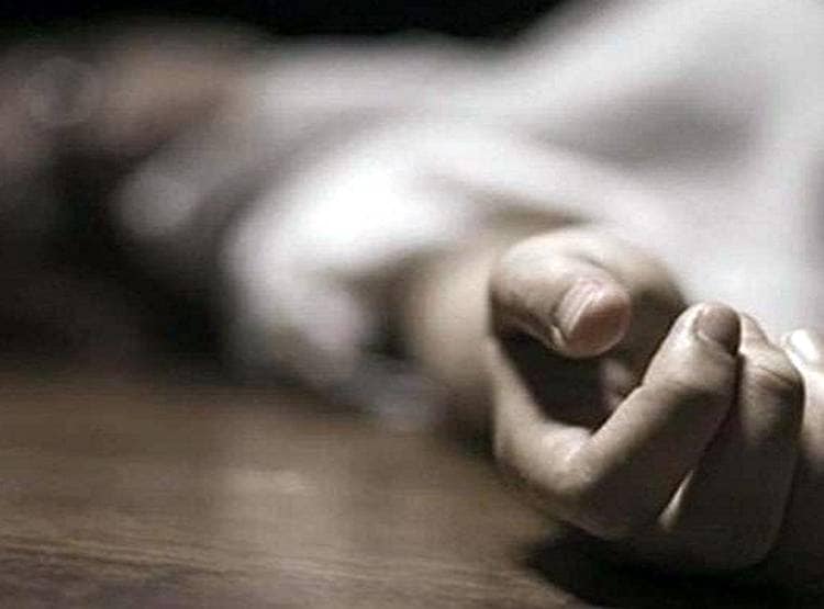 कुल्हाड़ी से पत्नी को मारा, फिर पति ने भी फांसी लगाकर दी जान