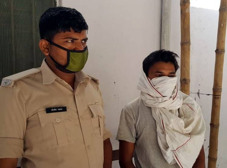 प्रेम संबंधों में रोड़ा बन रहा था बेटा, मां ने प्रेमी से करवाई हत्या