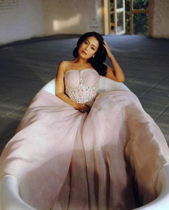 नेहा ने शेयर कीं 'जिनके लिए' गाने से UNSEEN तस्वीरें, दीवाने हुए फैन्स