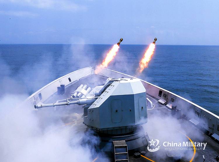 चीन ने तिब्बत में किया मिलिट्री ड्रिल, पहाड़ पर टैंक से दागे गोले