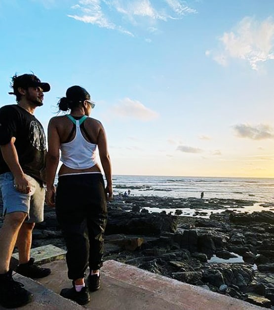 निया-अर्जुन ने चलाई 32 किलोमीटर साइकिल, शेयर की खूबसूरत तस्वीरें