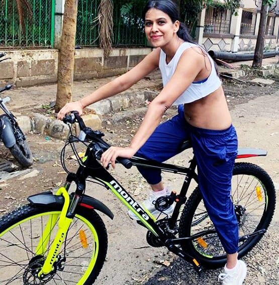 निया-अर्जुन ने चलाई 32 किलोमीटर साइकिल, शेयर की खूबसूरत तस्वीरें