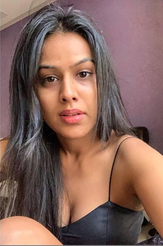 निया शर्मा ने बिखेरा खूबसूरती का जलवा, शेयर की मोनोक्रोम फोटोज