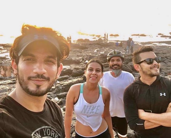 नागिन 4 के सेट पर पीली साड़ी में नजर आईं निया शर्मा, फोटोज Viral