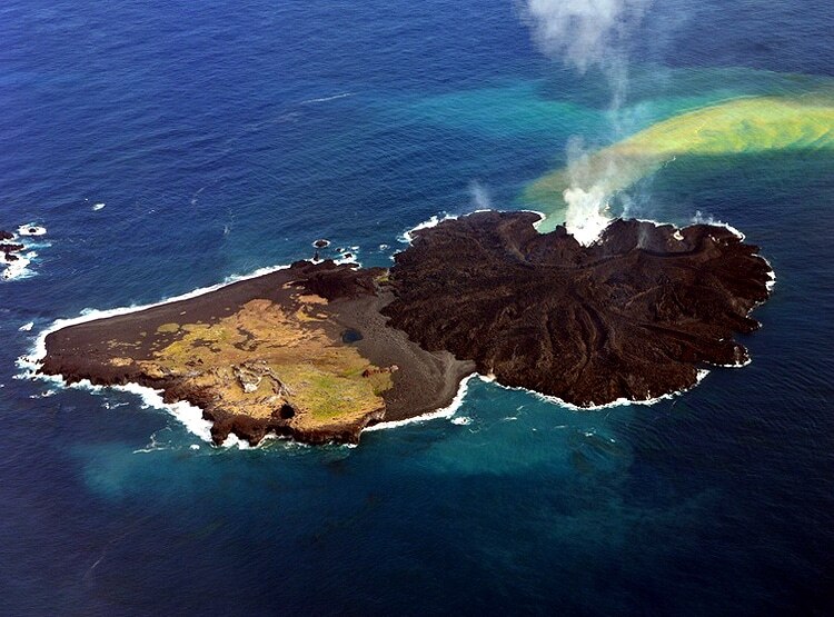 फिर फूटा यहां ज्वालामुखी, बहा इतना लावा कि नया टापू बन गया