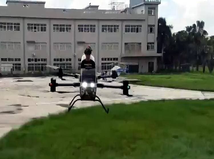 ड्रोन से बना दिया 2 सीटर मिनी हेलिकॉप्टर, नाम है Octocopter