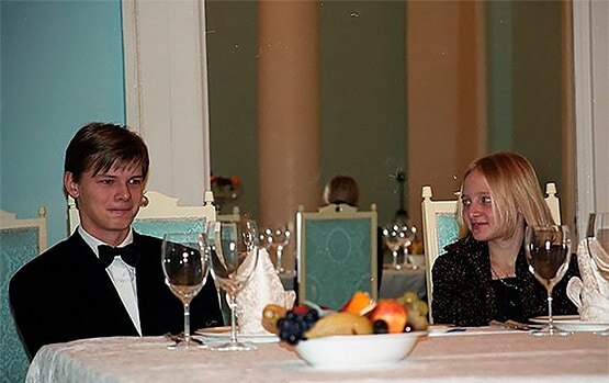 पुतिन की बेटियों की प्राइवेट फोटोज बदला लेने के लिए कर दीं लीक