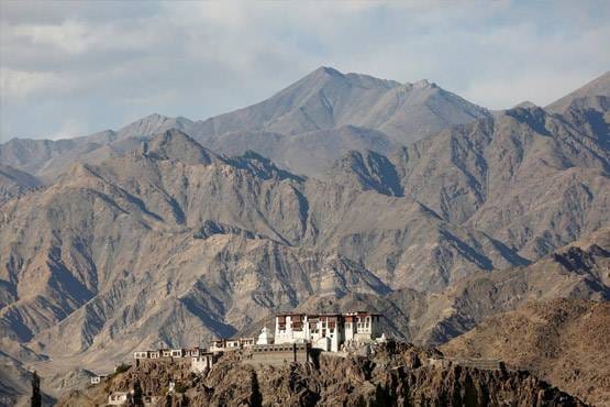 पाक का सवाल- लद्दाख में क्यों सर्जिकल स्ट्राइक नहीं करता भारत?