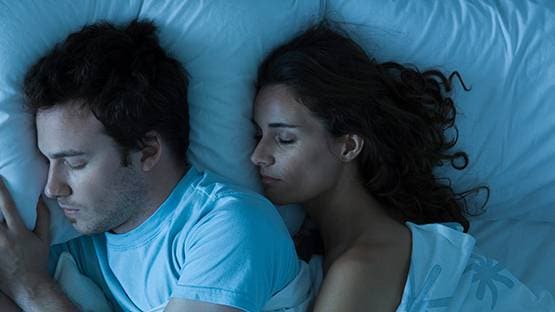 सेक्स के दौरान कोरोना से कैसे बचें कपल, वैज्ञानिकों ने दी ये सलाह