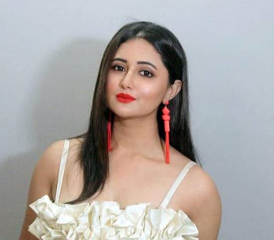 100 दिन बाद शुरू हुई भाबीजी घर पर है की शूट‍िंग, देखें Photos