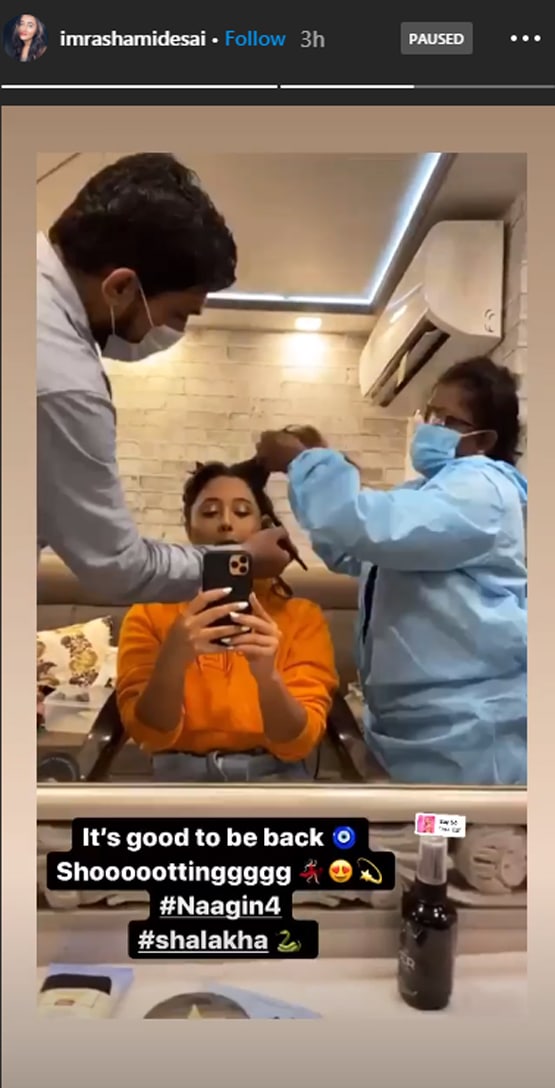 नागिन 4 के सेट पर पीली साड़ी में नजर आईं निया शर्मा, फोटोज Viral