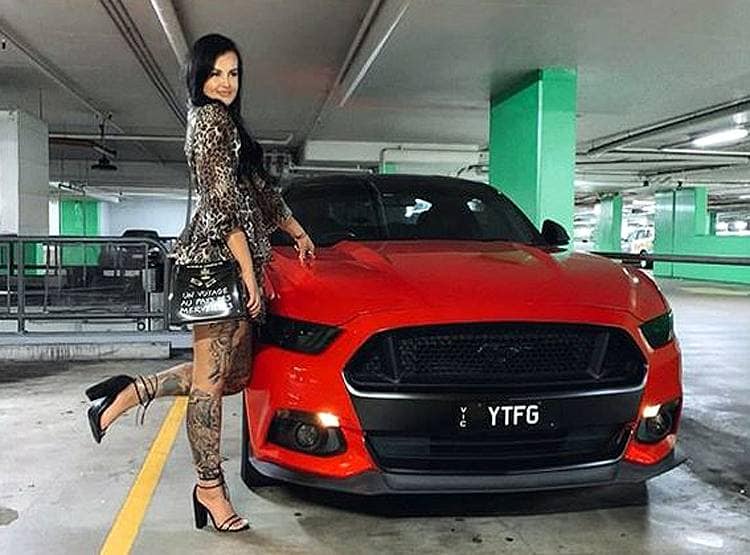 गरीबी के चलते रेसिंग ड्राइवर बनी पॉर्न स्टार, अब कमा रही लाखों रुपए