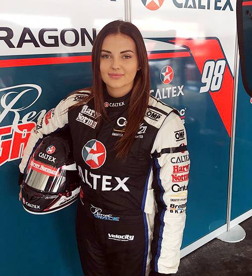 गरीबी के चलते रेसिंग ड्राइवर बनी पॉर्न स्टार, अब कमा रही लाखों रुपए