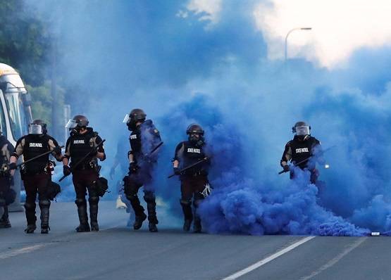 कौन था जॉर्ज फ्लॉयड जिसकी मौत पर US में शुरू हुआ हिंसक प्रदर्शन