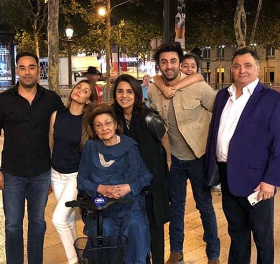 फादर्स डे पर रिद्ध‍िमा ने पिता ऋष‍ि कपूर को किया याद, शेयर की फोटोज