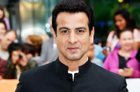 किसी को पैसों की तंगी, कोई परिवार से अलग, कोरोना ने बदली सितारों की जिंदगी