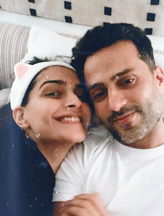 सोनम से डरते हैं अनिल कपूर, बेटी के बर्थडे पर शेयर की थ्रोबैक फोटोज