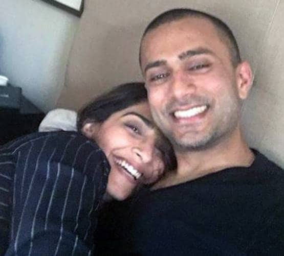 सोनम से डरते हैं अनिल कपूर, बेटी के बर्थडे पर शेयर की थ्रोबैक फोटोज