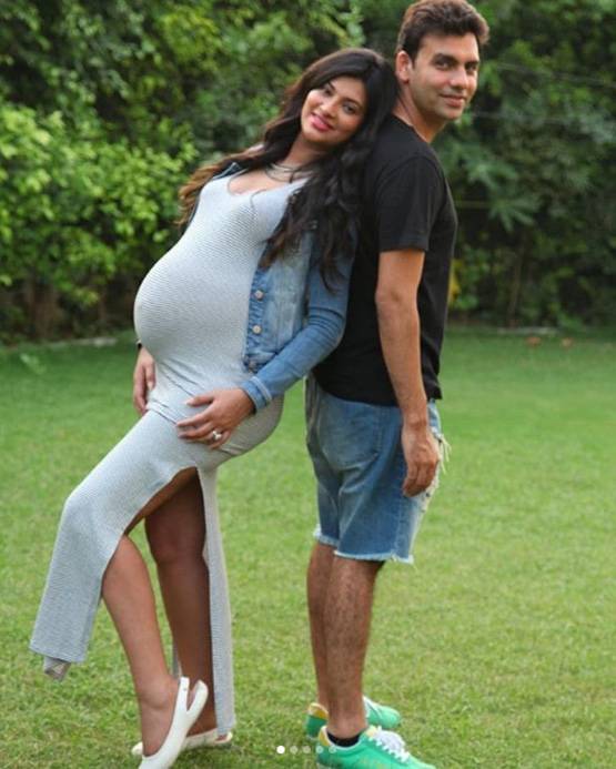 इमरान हाशमी की 'वो अजनबी' फेम हीरोइन बनी मां, वायरल हो रहीं फोटोज