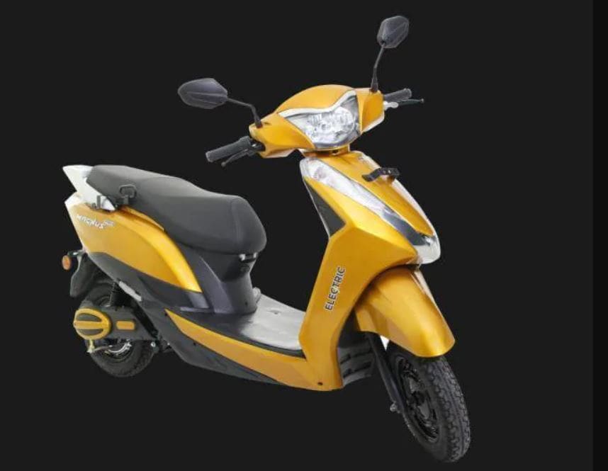 शौक बड़ी चीज है: 60 हजार की स्कूटी के लिए 18 लाख की VIP नंबर प्लेट