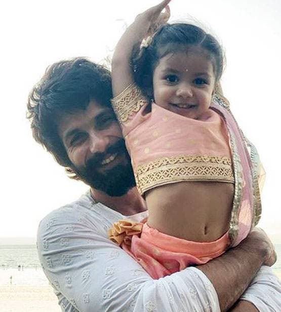 शाहरुख खान से ऋतिक रोशन तक, ये हैं बॉलीवुड इंडस्ट्री के कूल डैडी