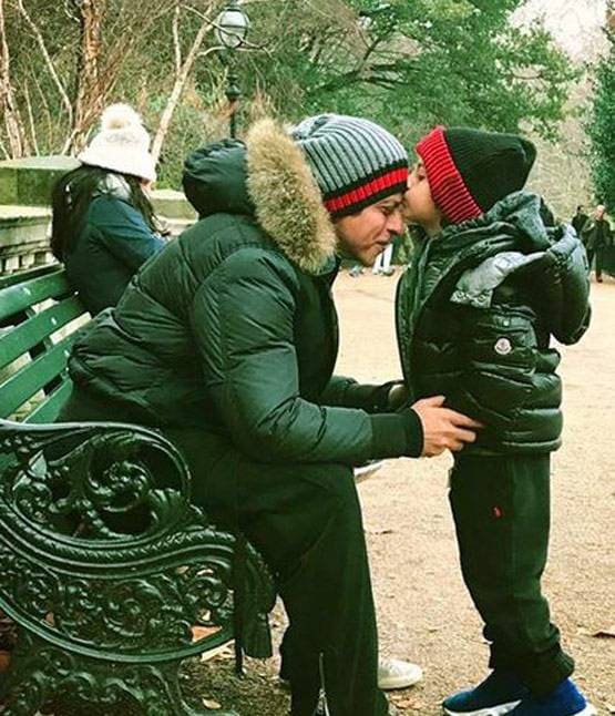 शाहरुख खान से ऋतिक रोशन तक, ये हैं बॉलीवुड इंडस्ट्री के कूल डैडी