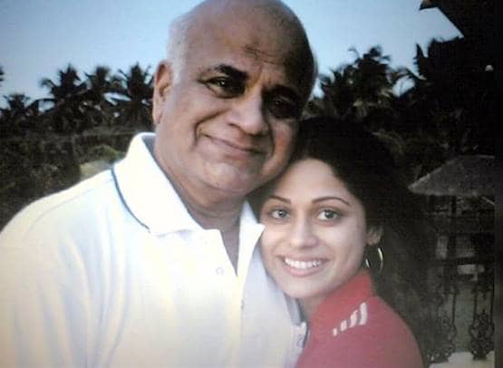 फादर्स डे पर यूं पुरानी यादें ताजा कर रहे बॉलीवुड सेलेब्स, Photos