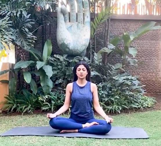 लॉकडाउन में घर में ही मनाया शिल्पा शेट्टी ने बर्थडे, सामने आईं फोटोज