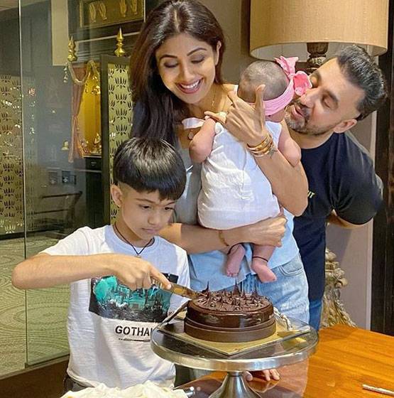 लॉकडाउन में घर में ही मनाया शिल्पा शेट्टी ने बर्थडे, सामने आईं फोटोज