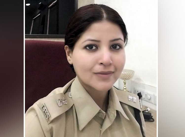 बॉलीवुड फिल्मों में काम कर चुकी हैं ये IPS अफसर, बनीं बैतूल एसपी